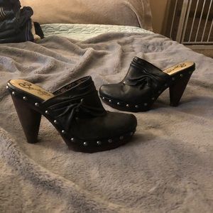 Size 5 clog slip on heals